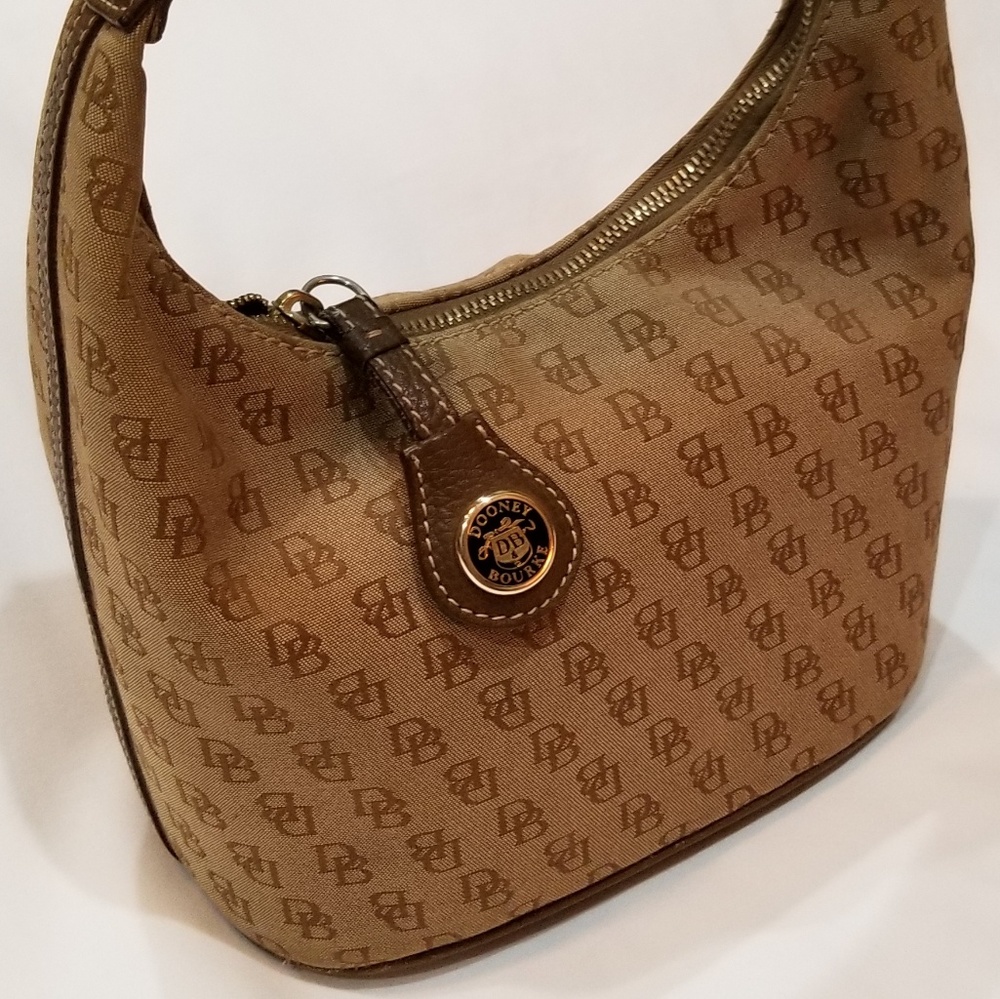 Dooney & Bourke - Picture 5 of 8